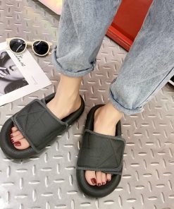 Unisex beach and pool slide sandals