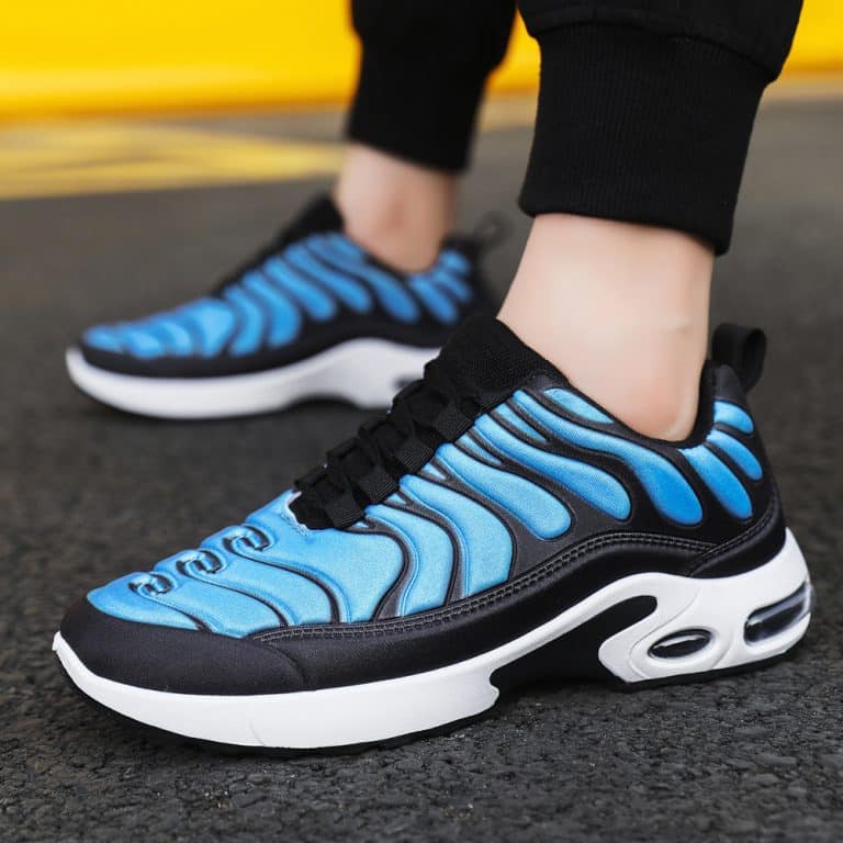 Men's color blocked lace up air cushion sneakers