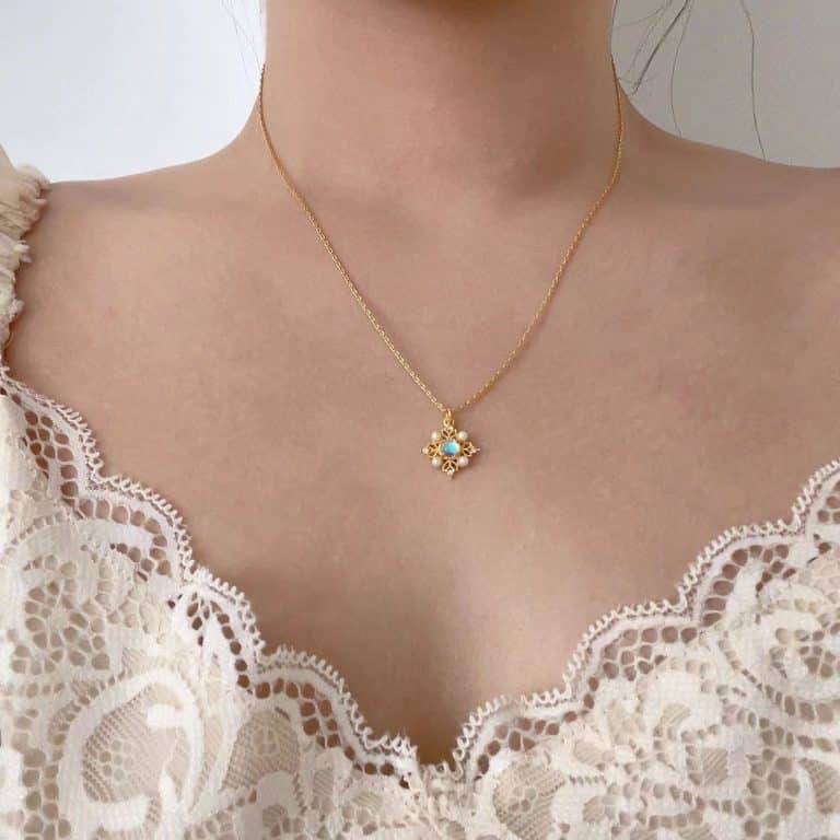 Natural shell and pearl pendant necklace