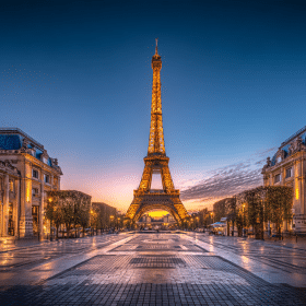 Photorealistic travel scene illustrating capital en france — Capital en France: 7 Timeless Facts & Time Now Guide