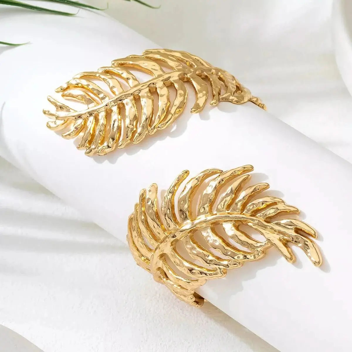 18k-gold-plated-alloy-leaf-bracelet-around-the-world-in-a-rush-7983928