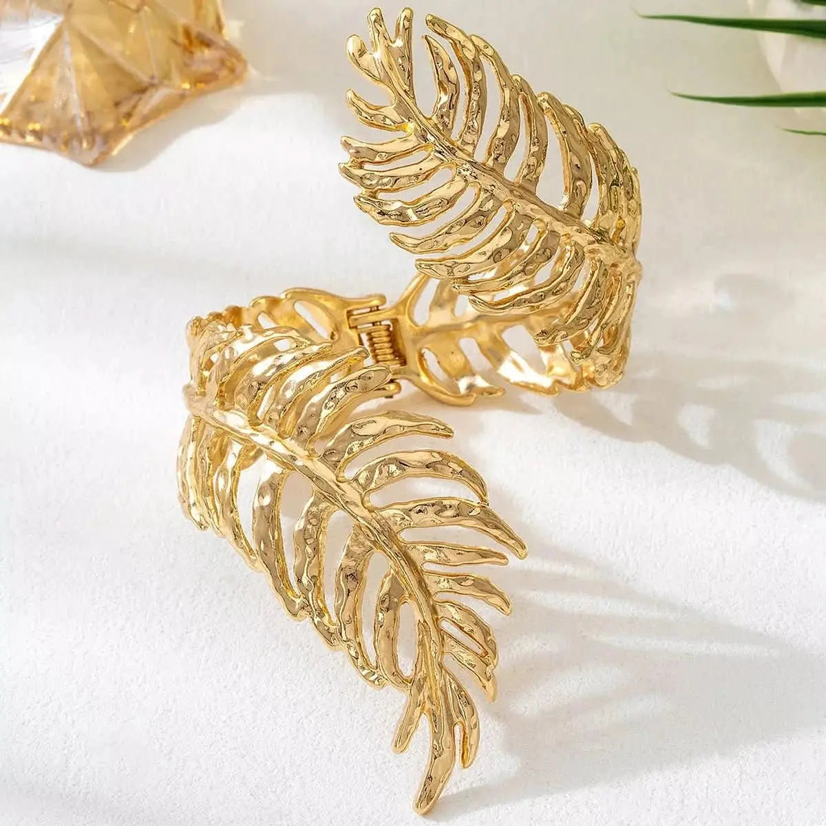18k-gold-plated-alloy-leaf-bracelet-around-the-world-in-a-rush-8176984