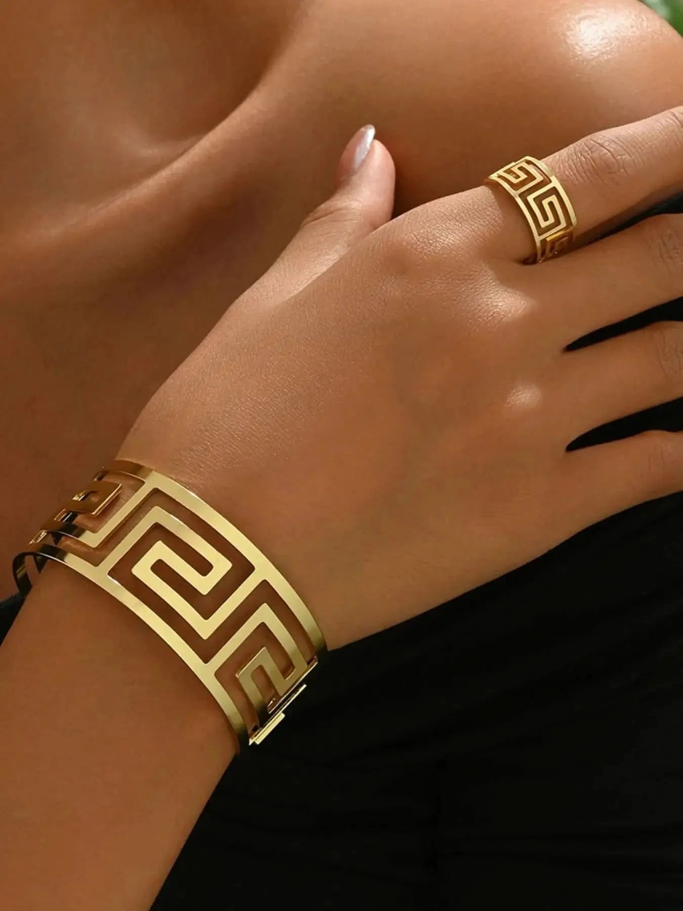 18k-gold-plated-stainless-steel-geometric-bracelet-and-ring-jewelry-set-around-the-world-in-a-rush-7257898