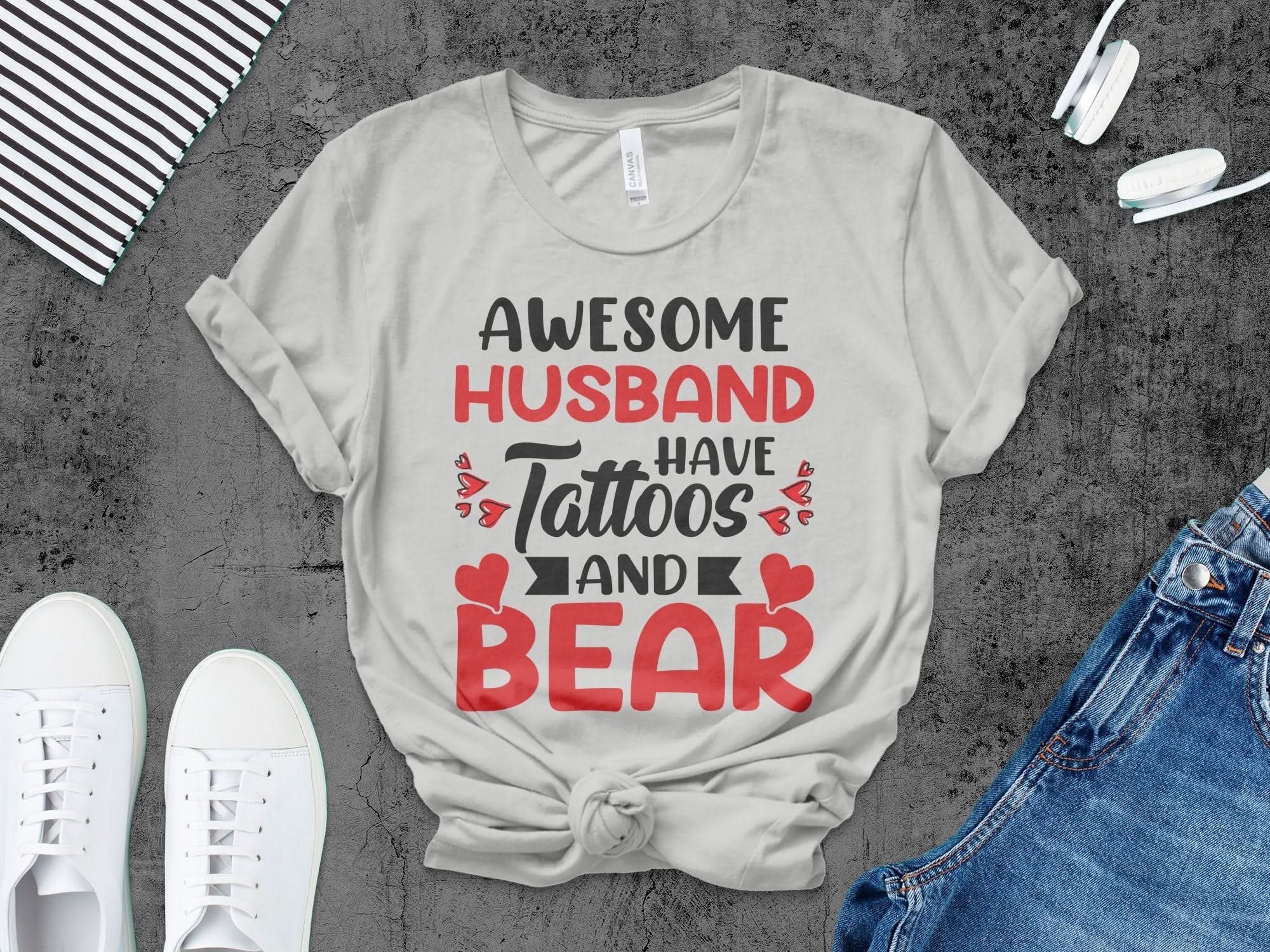 awesome-husband-have-tattoos-and-bear-around-the-world-in-a-rush-1614147