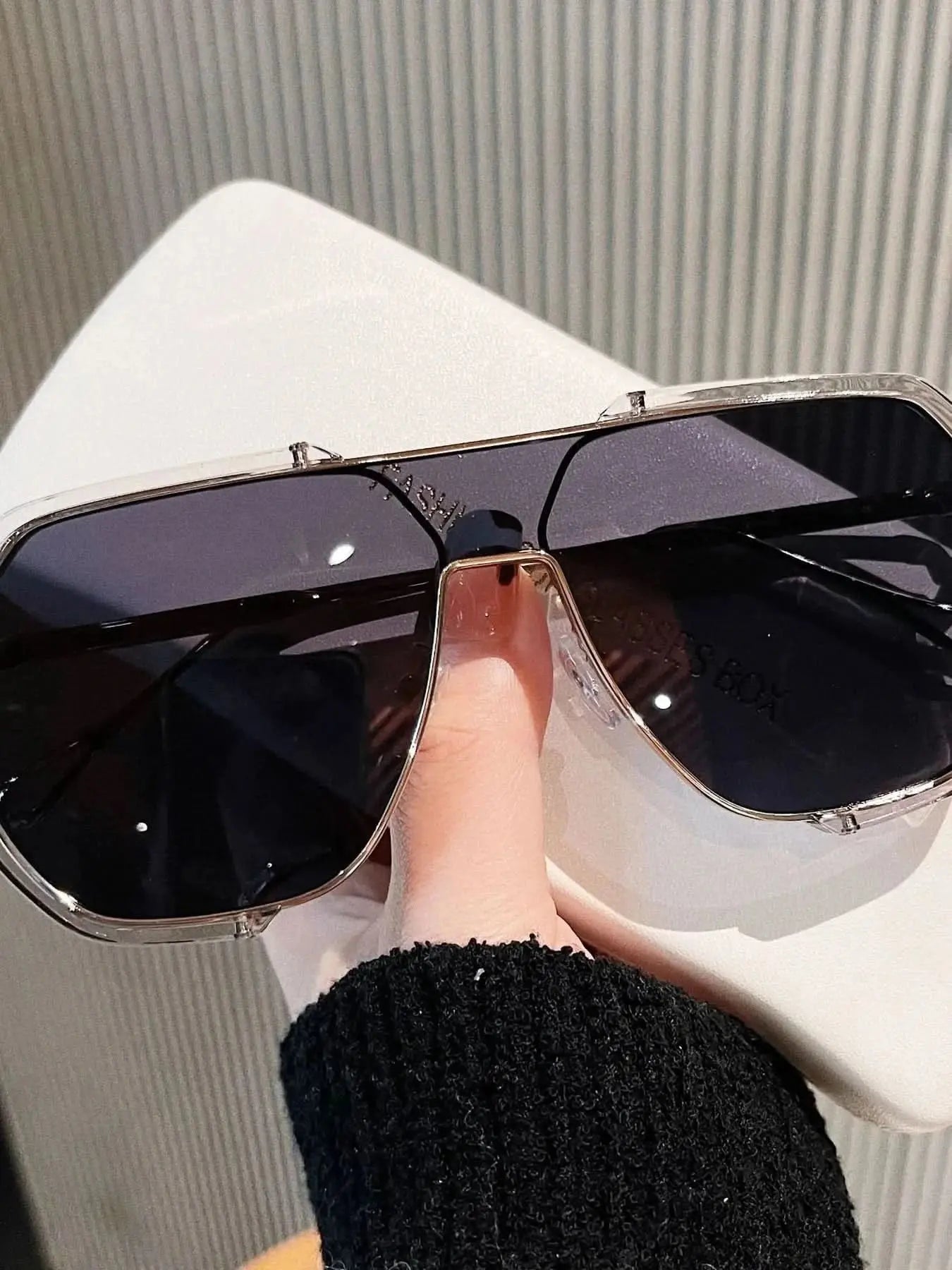 uv-protection-oversized-sunglasses-around-the-world-in-a-rush-4956960