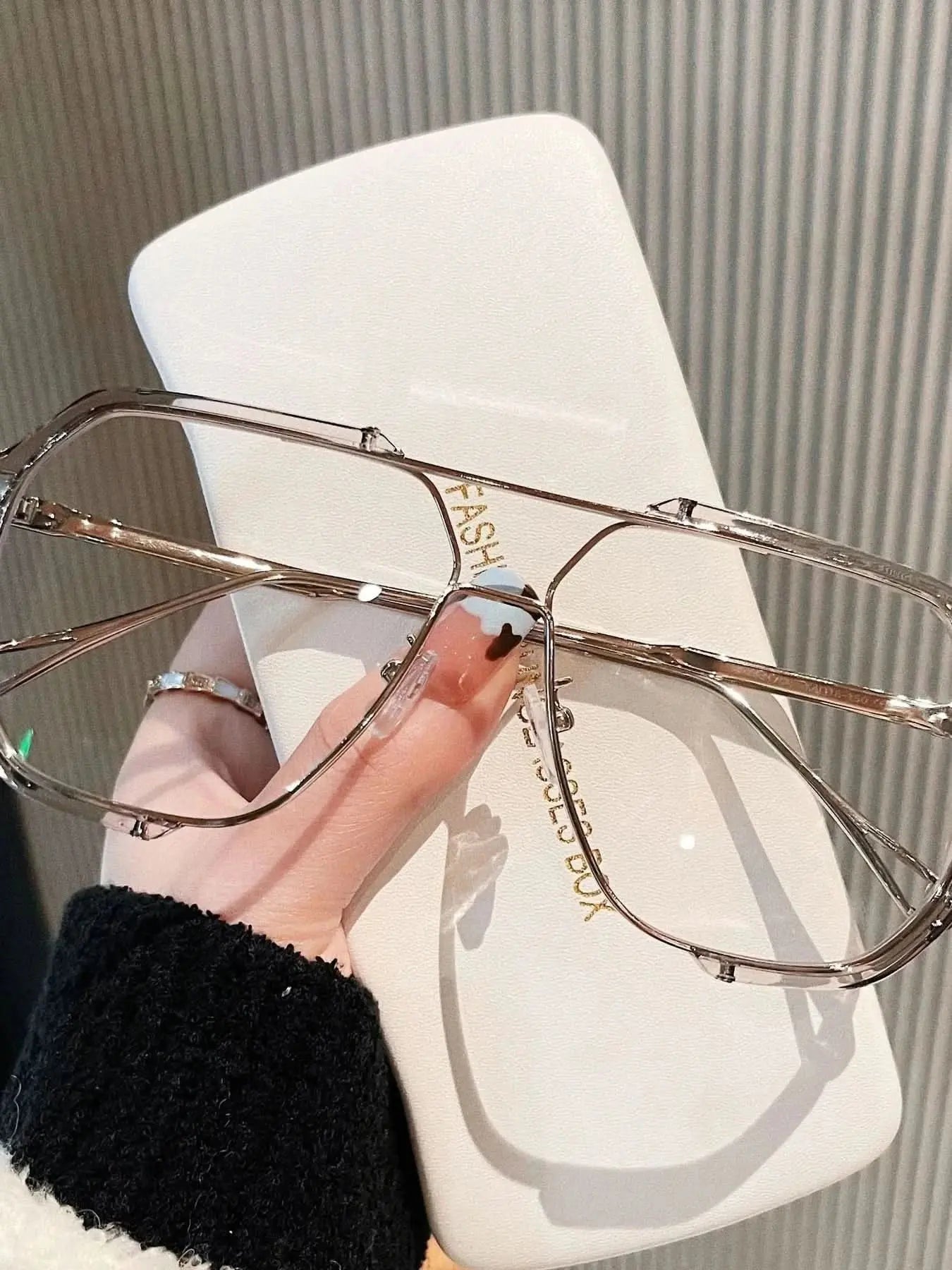 uv-protection-oversized-sunglasses-around-the-world-in-a-rush-7527848