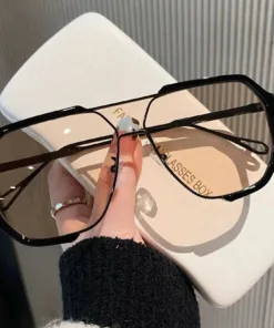 uv-protection-oversized-sunglasses-around-the-world-in-a-rush-9829179